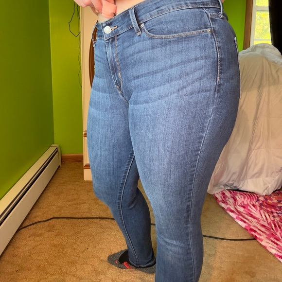 Denizen from Levi’s, mid-rise skinny - Picture 4 of 6